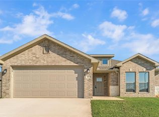 1832 Porter St, Pea Ridge, AR 72751