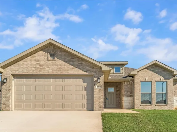1832 Porter St, Pea Ridge, AR 72751