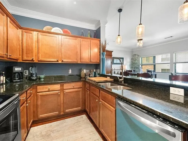 2230 Cheshire Bridge Rd NE #504 — Photo 13