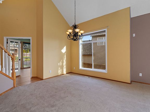 5th image of 17760 SW Zenith Pl