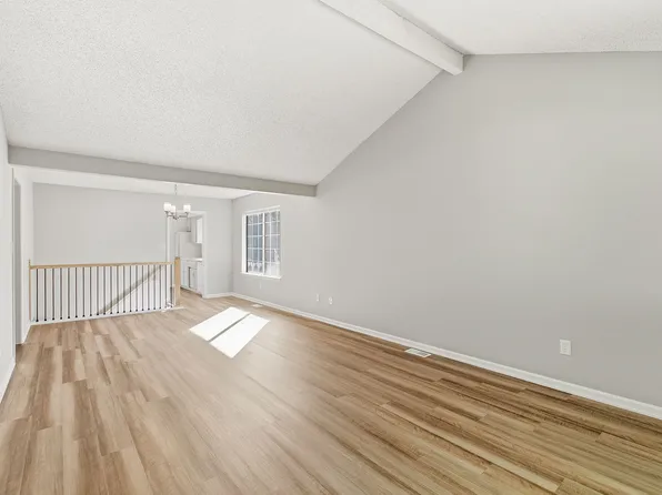 20 NW Lakeview Blvd APT B, Lees Summit, MO 64063
