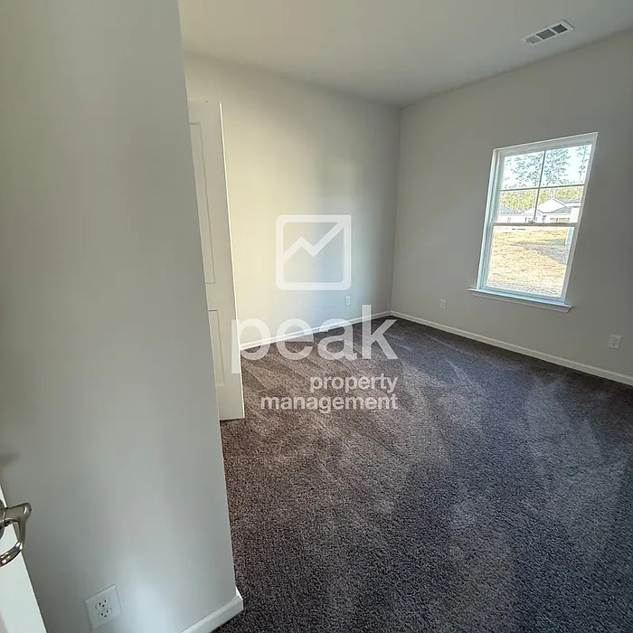 Building Photo - 106 Founders Dr