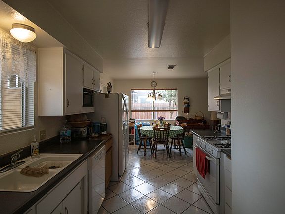 4th image of 1159 Edgewood Dr