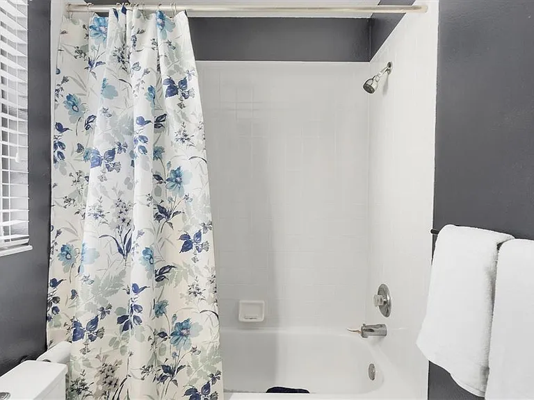 809 Montrose Dr #203 — Photo 22