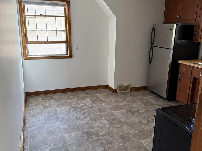 994 Oakdale Ave — Photo 12