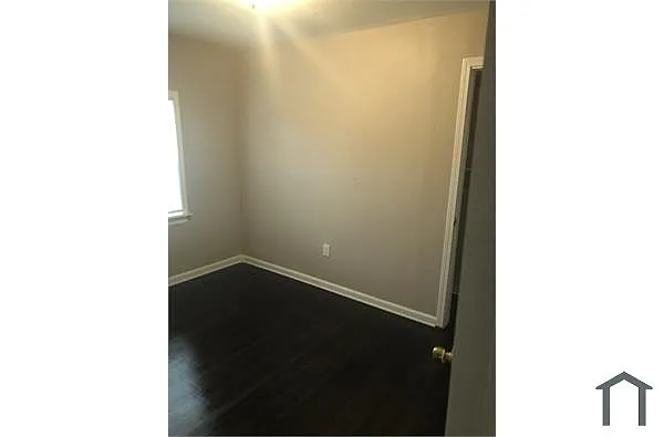 Building Photo - 4976 N Hartford Ave #4976