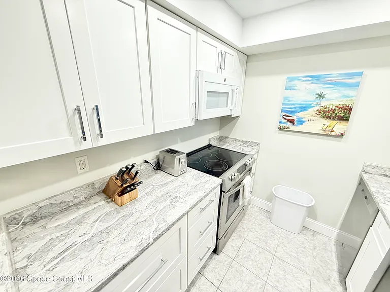 7101 Ridgewood Ave #203 — Photo 6