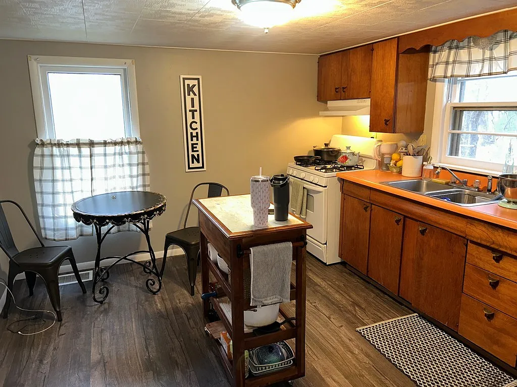 2 bed, 1.0 bath, 840 sqft, $900 — Photo 4