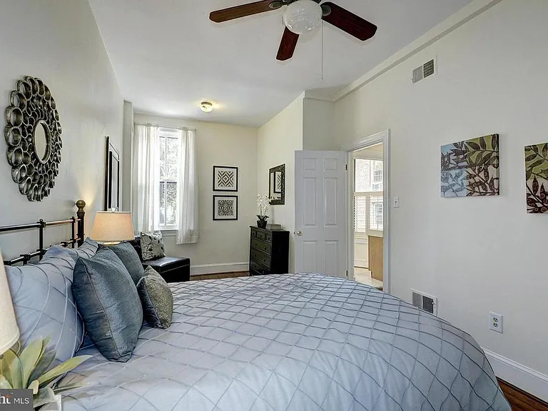 408 Seward Sq SE #7 — Photo 8
