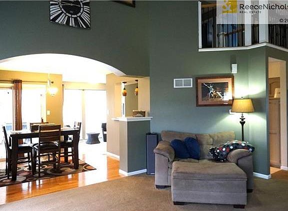3rd image of 2012 NE Village Ct