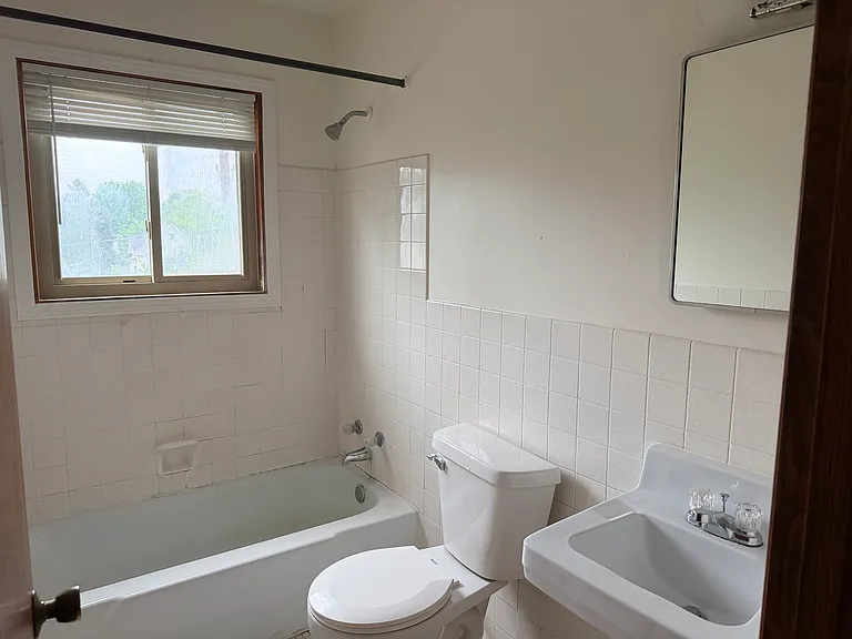 1010 Lafond Ave #10 — Photo 12
