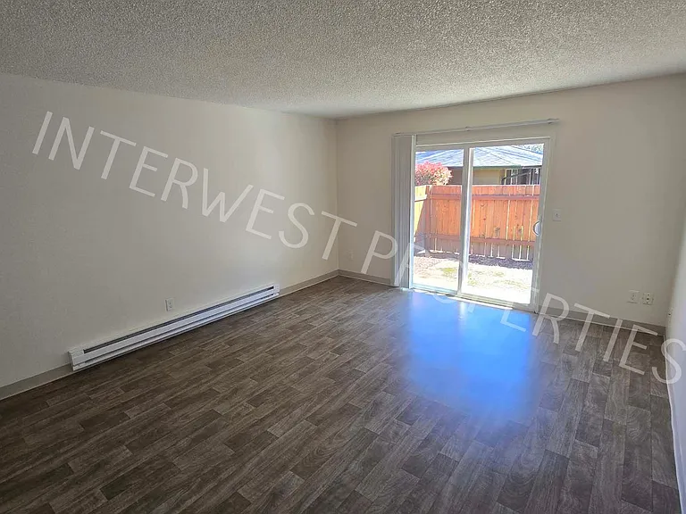 Canterbury Terrace Apartments — Photo 13
