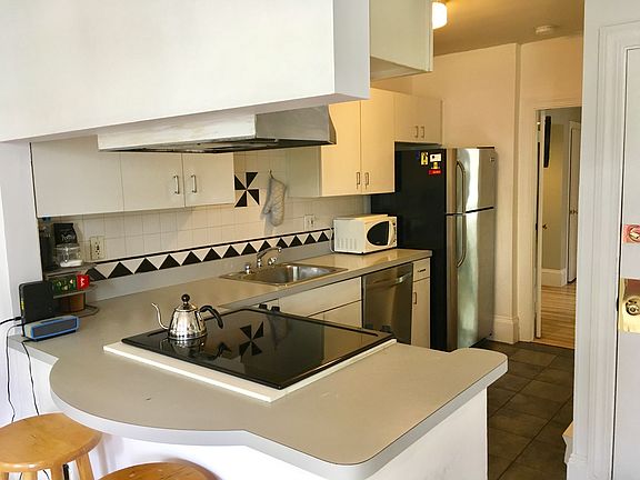 4th image of 212 Washington Ave APT 3