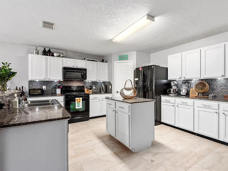 19526 Cliff Sage Ct — Photo 3