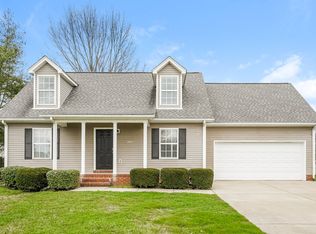 1995 Bolden Dr, Murfreesboro, TN 37127