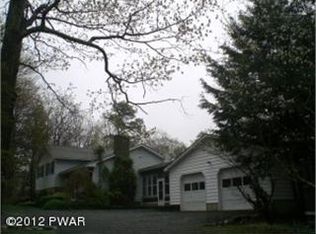 236 Hunters Ln, Dingmans Ferry, PA 18328