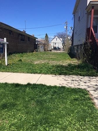 2nd image of 4236 W Iowa St