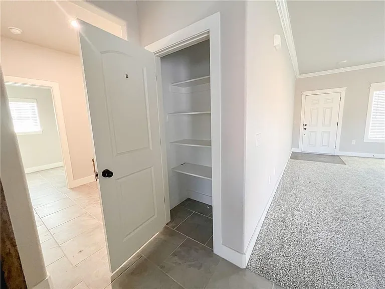 1052 Hampton St — Photo 10