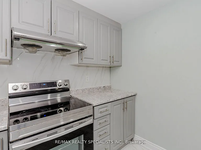 74 Clockwork Dr #B — Photo 16