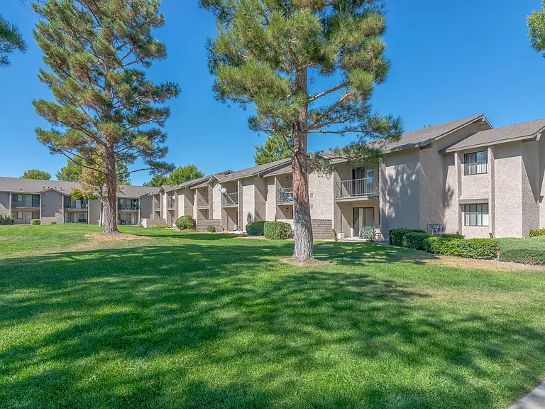Sunset Ridge Apartments — Photo 7
