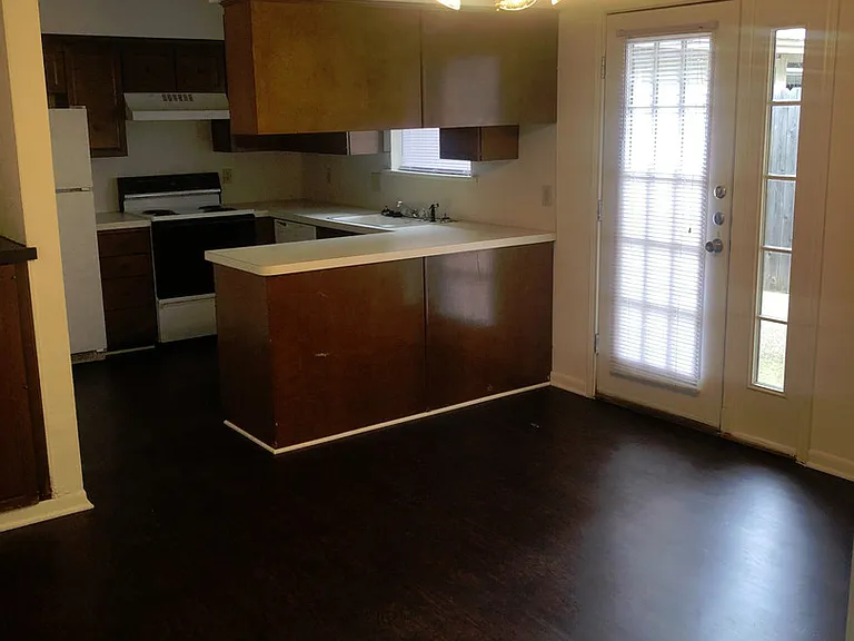 6809 Alford Dr — Photo 3