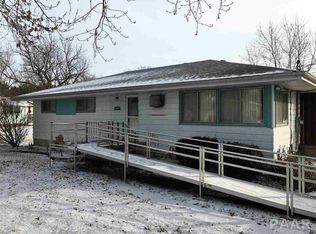 309 Burlington Ave, Saint David, IL 61563