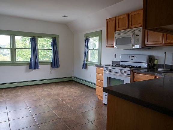 4th image of 14 Mount Pleasant Ave APT 3
