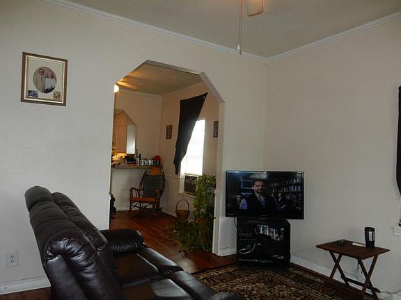 3rd image of 2556 Avenue C