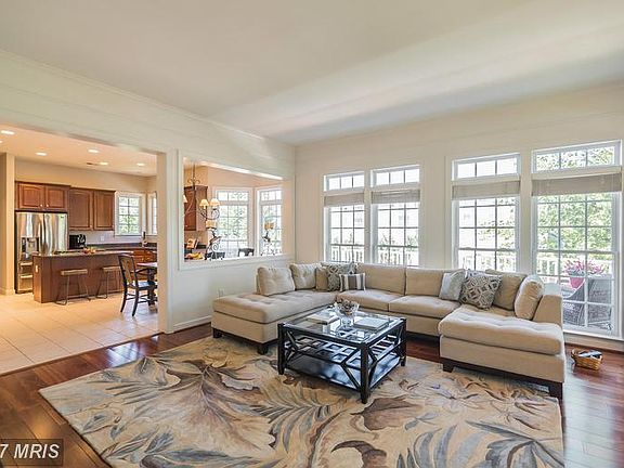 5th image of 405 Summer Garden Way