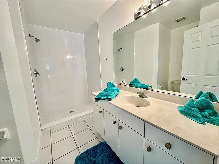 3627 Pine Oak Cir #102 — Photo 27
