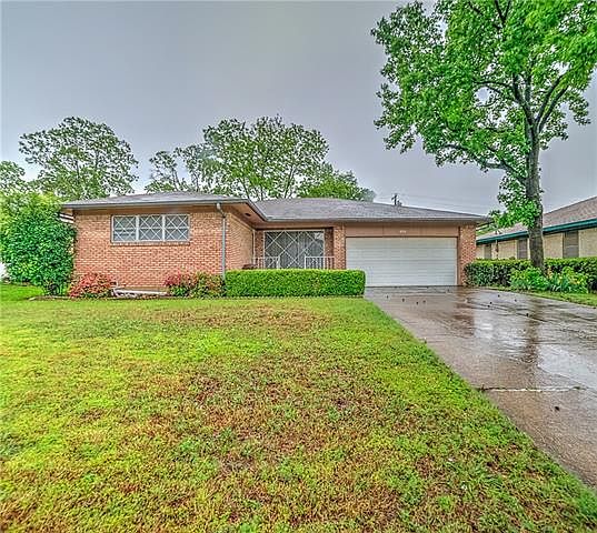 1st image of 8316 Foxwood Ln