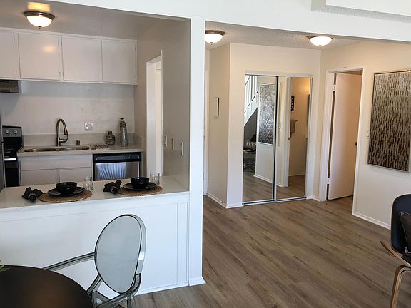 2nd image of 39 Paloma Ave APT 9