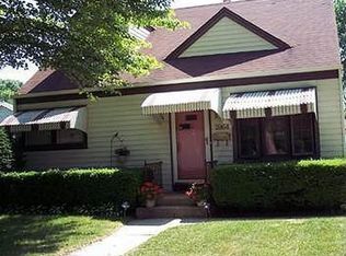 5964 N Lydell Ave, Whitefish Bay, WI 53217