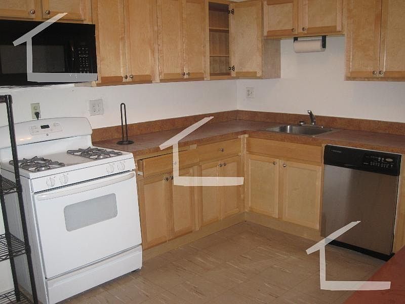 2nd image of 13 Ashford St #2TT