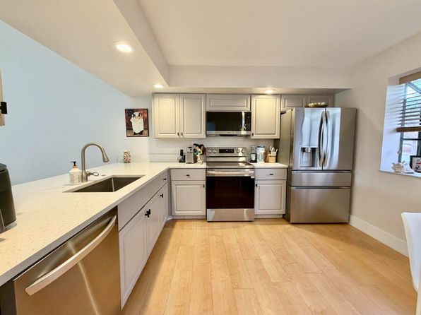 7935 La Mirada Dr