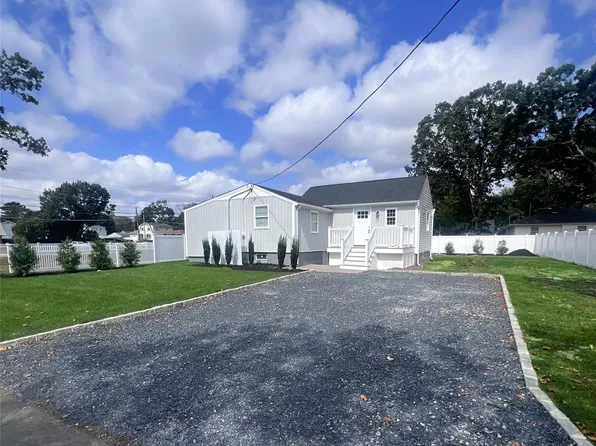 507 Spruce Street, North Babylon, NY 11703