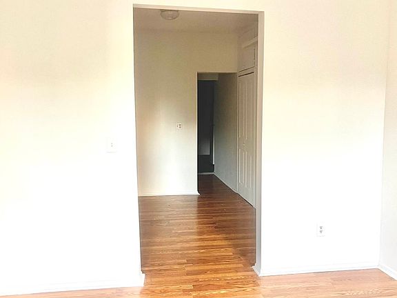 5th image of 717 E 5th St APT 3A