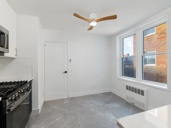 525 Ocean Parkway image 8 of 19