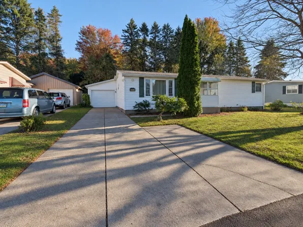 4461 S Park Ln, Erie, PA 16506