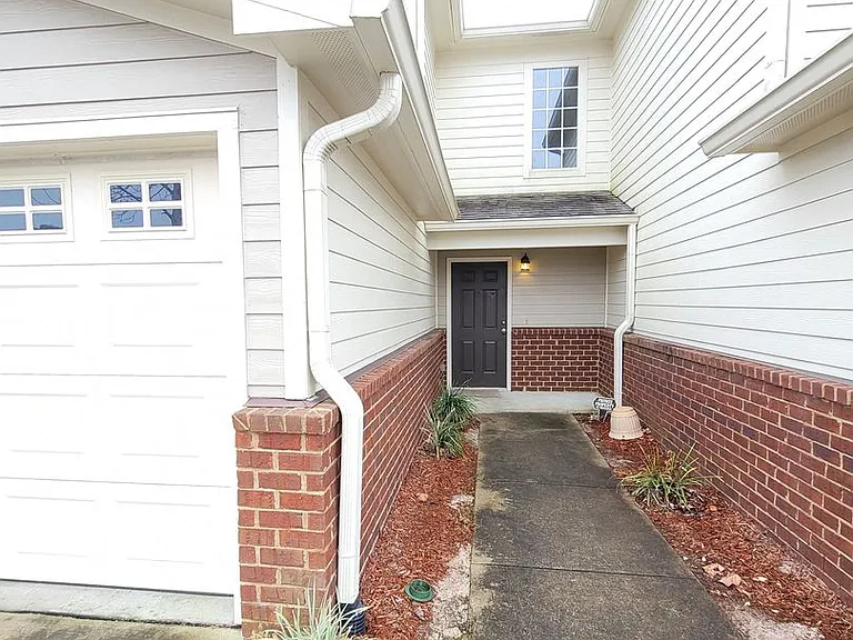 803 Majestic Dr — Photo 5