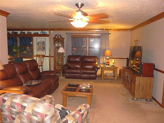 3rd image of 562 Bonneybrook Ln