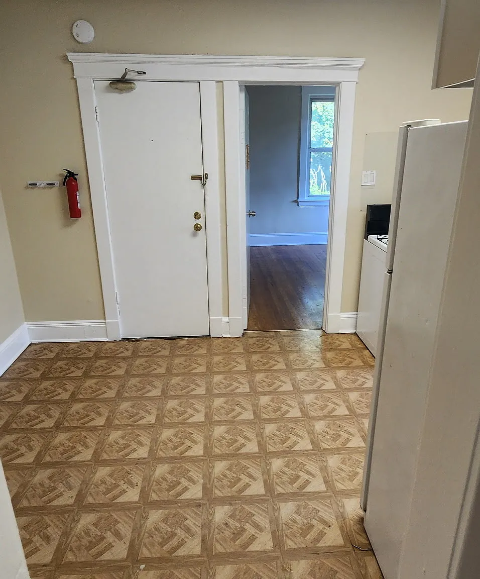 2 bed, 1050 sqft, $2,250 — Photo 2