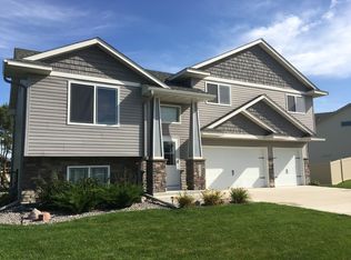 1700 Hidden Trl, Mayer, MN 55360