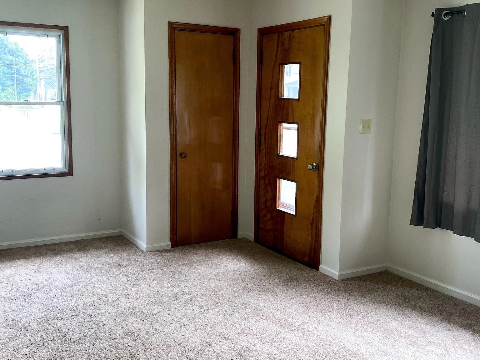 3 bed, $1,500 — Photo 2