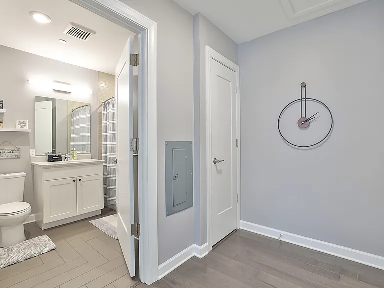 116 W 15th St #2 — Photo 10