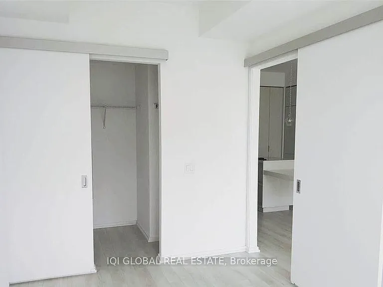 197 Yonge St #2407 — Photo 10