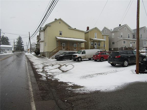 3rd image of 300 Meyers Ave