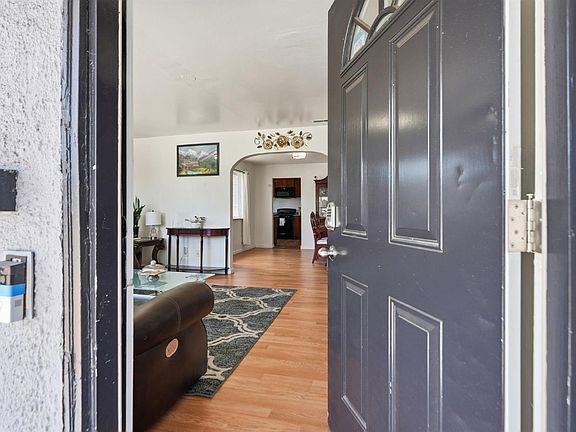 5th image of 647 Stege Ave