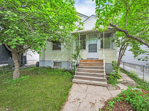 9624 77th Ave NW, Edmonton, AB T6C 0M5