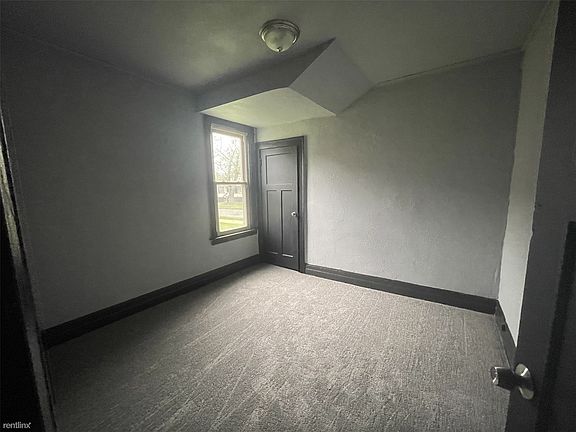 Bedroom 1 - master